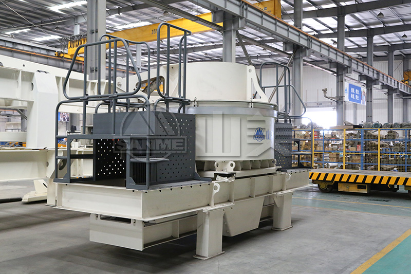 制砂機出砂率低是什么原因?qū)е碌模? /> 
</p>
<p>
	<br />
</p>
&emsp;&emsp;<strong>四、物料的構(gòu)成：</strong><br />
<br />
&emsp;&emsp;物料所含的細粉越多，影響越大，由于細粉容易粘附在物料上，從而物料在運輸過程中會受到影響。所以，要將物料中的細粉篩分出去，以防這些細粉影響制砂機的正常運行作業(yè)。<br />
<br />
&emsp;&emsp;<strong>五、制砂機型號差異：</strong><br />
<br />
&emsp;&emsp;每個<a href='http://m.koreanpx.cn/products/sand-maker/' title='制砂機設(shè)備' target='_blank'>制砂機設(shè)備</a>廠家生產(chǎn)出的制砂機都會有一定的型號差異，不同型號的制砂機在運行時的生產(chǎn)量不同、能源消耗量也是不同的，在購買<a href='http://m.koreanpx.cn/products/sand-maker/' title='制砂設(shè)備' target='_blank'>制砂設(shè)備</a>時要對自己的生產(chǎn)需求要有一定的了解，購買合適自己生產(chǎn)需求的型號，否則不但會影響到設(shè)備的產(chǎn)量，并且還有可能會讓用戶花費更高的成本。<br />
<br />
&emsp;&emsp;<strong>六、是否規(guī)范操作，定期維護：</strong><br />
<br />
&emsp;&emsp;制砂機操作人員要按照規(guī)章制度規(guī)范地操作制砂機，設(shè)備的定期維護也能夠提升出砂率。要是一臺制砂設(shè)備并沒有定期的維護保養(yǎng)和規(guī)范操作，便會導(dǎo)致設(shè)備的易損件加快磨損，致使制砂機設(shè)備的使用壽命大大減少，而且在單位時間里的生產(chǎn)量比較小。<br />
<br />
&emsp;&emsp;七、除此之外，設(shè)備在運行一段時間后，生產(chǎn)量會有所下降，這也是無法避免的，為了更好的提高出砂率，設(shè)備在日程的生產(chǎn)中還要注意以下幾點：<br />
<br />
&emsp;&emsp;1、檢查主軸和葉輪的轉(zhuǎn)速。要是葉輪轉(zhuǎn)速較低，就對造成物料拋出的速度不足，物料之間的碰撞或是物料和護板之間的撞擊力不夠，出砂率肯定是不會太高，所以要保證轉(zhuǎn)速正常是非常重要的。<br />
<br />
&emsp;&emsp;2、密封的作業(yè)要做好。制砂機在作業(yè)時間久了之后，密封的部件便會出現(xiàn)磨損，要是長時間地不更換，粉塵會很容易地進入軸承和油路中，導(dǎo)致設(shè)備的潤滑油失去作用，造成軸承的加快磨損，減少使用壽命，所以一定要定期地查看密封狀況。<br />
<p>
	<br />
</p>
<p style=