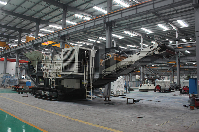 一臺(tái)移動(dòng)履帶式破碎機(jī)多少錢(qián)？