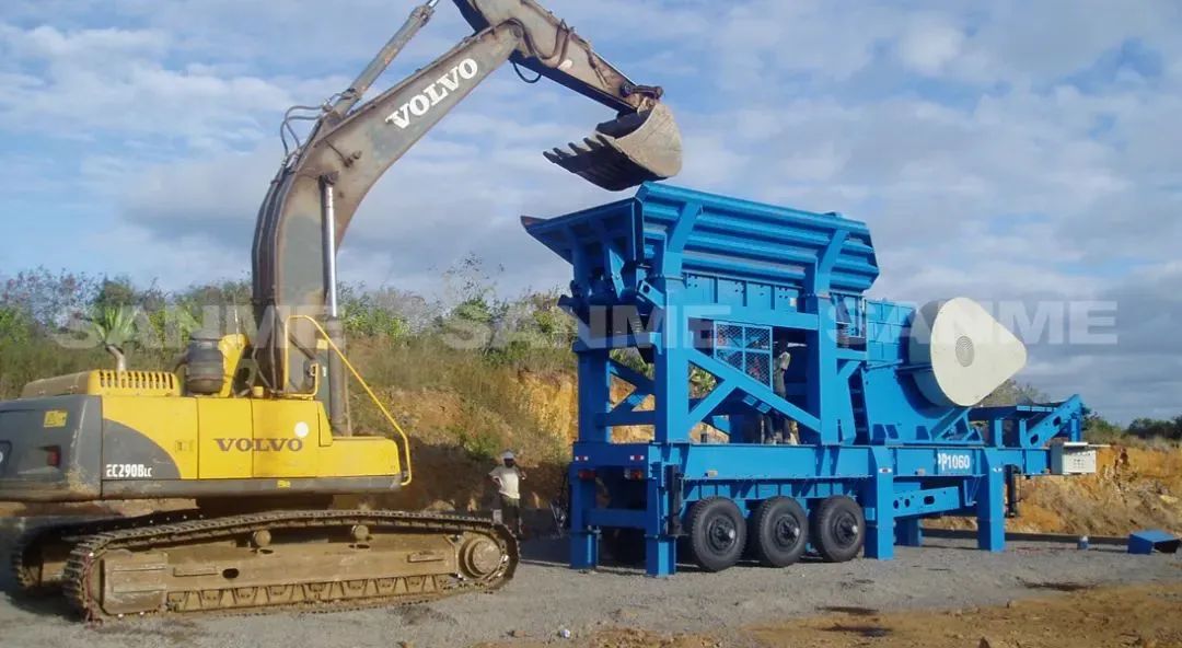 時(shí)產(chǎn)值近600萬！山美移動(dòng)式破碎篩分一體站助力江蘇高碳鉻鐵礦破碎項(xiàng)目建設(shè)